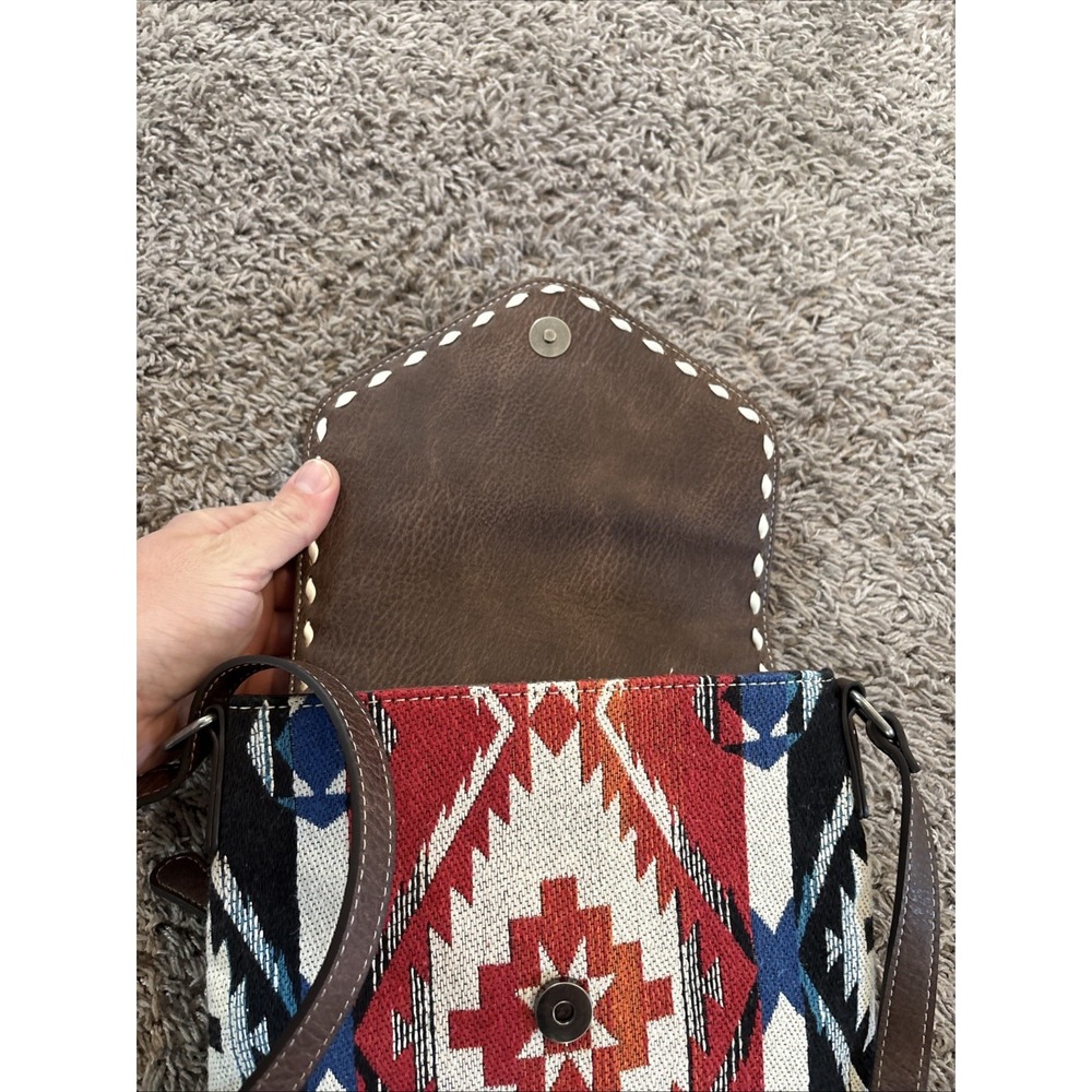ANGEL RANCH CONCEAL CARRY CROSSBODY BAG FRINGE AZTEC MULTICOLORED - Picture 6 of 9